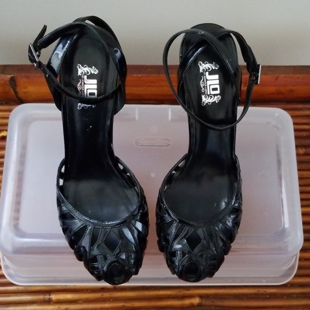 Shoes - Picture 2 of 3